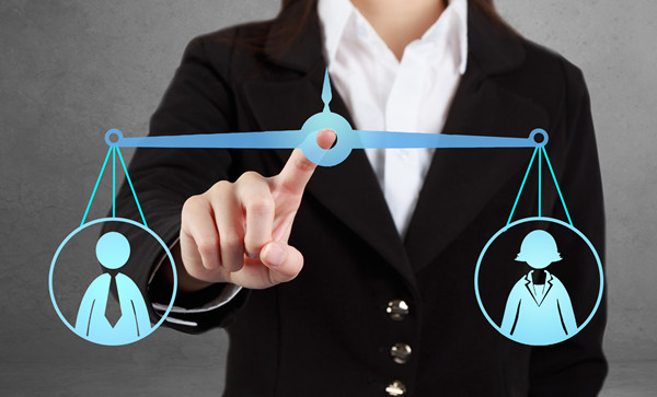 績(jī)效評(píng)估：客觀公正評(píng)價(jià)員工表現(xiàn)，激發(fā)員工動(dòng)力