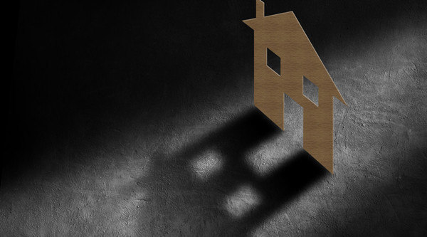 重慶傳統(tǒng)行業(yè)塌方，罪魁禍?zhǔn)拙故欠績r(jià)？