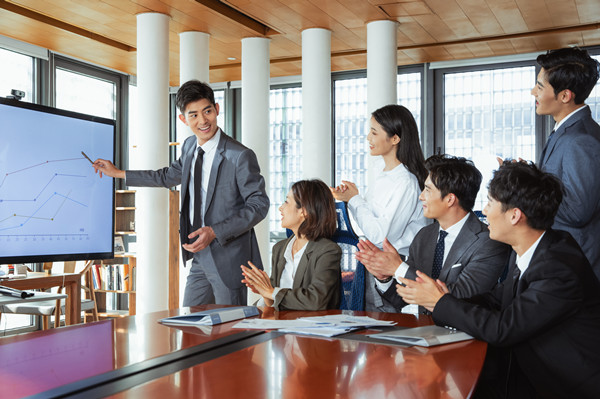 優(yōu)化組織內(nèi)部協(xié)同與溝通機(jī)制，提高組織效率和執(zhí)行力