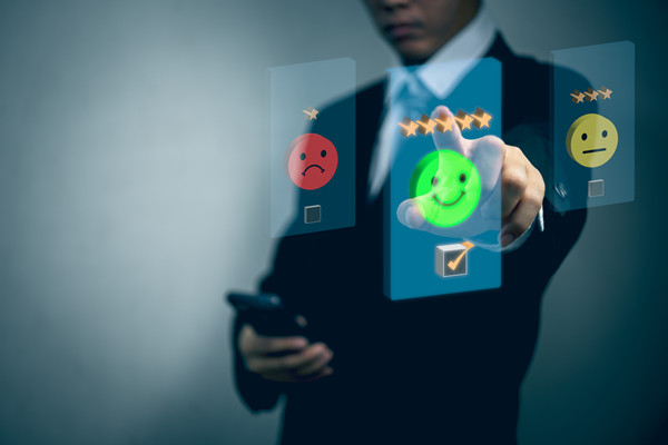 及時調(diào)整：根據(jù)反饋和評估，及時優(yōu)化戰(zhàn)略