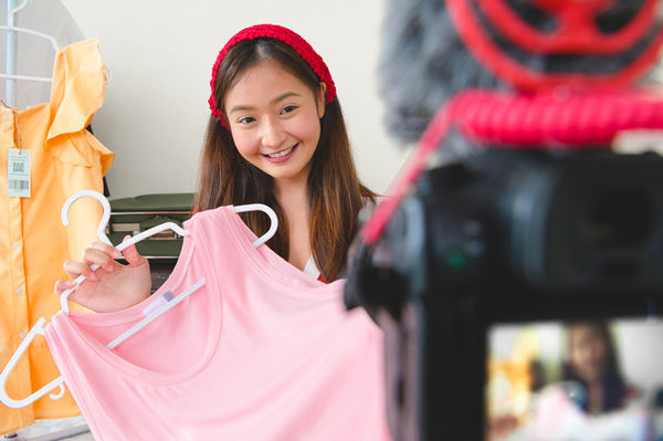 分銷(xiāo)渠道：選擇合適的產(chǎn)品銷(xiāo)售渠道到達(dá)目標(biāo)客戶