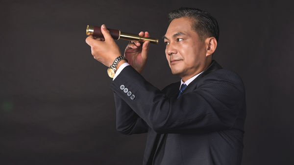 對(duì)組織流程進(jìn)行優(yōu)化再造，提高工作效率和降低成本