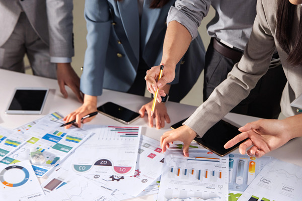 集團(tuán)管控中的決策權(quán)分配：原則、方法與優(yōu)化策略