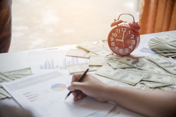 薪酬策略：驅(qū)動(dòng)員工潛能釋放，提升企業(yè)核心競(jìng)爭(zhēng)力