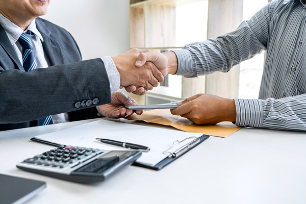 員工薪酬的確定與評估：公平、激勵與績效的結合