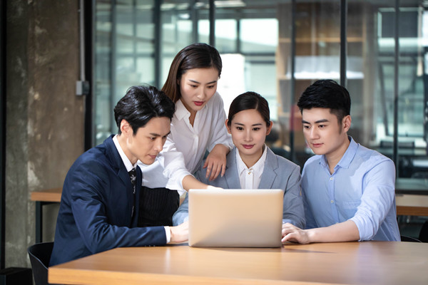 全面薪酬戰(zhàn)略實(shí)施：提升員工滿意度，提升企業(yè)績效