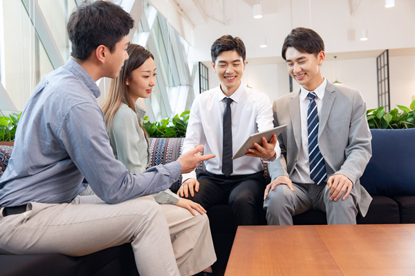 年度經(jīng)營計劃：聚焦核心業(yè)務(wù)，提升核心競爭力