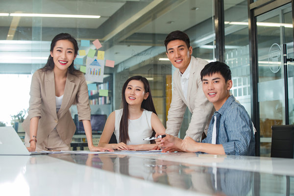 績效考核與反饋：及時反饋，指導改進