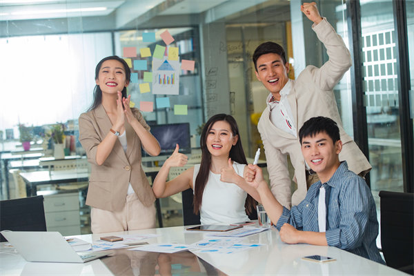 社會責任與績效管理：承擔社會責任，提升企業(yè)形象