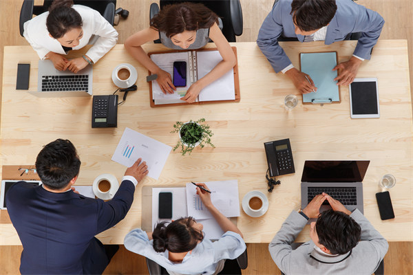 關(guān)鍵績效指標(biāo)（KPI）：明確目標(biāo)，跟蹤進(jìn)展