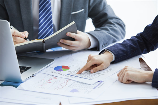 培養(yǎng)戰(zhàn)略領(lǐng)導(dǎo)力，推動企業(yè)戰(zhàn)略轉(zhuǎn)型和升級