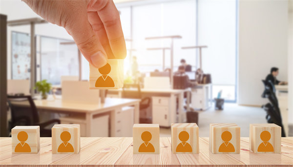 人才挖掘與選拔：全面評(píng)估候選人能力，選拔優(yōu)秀人才