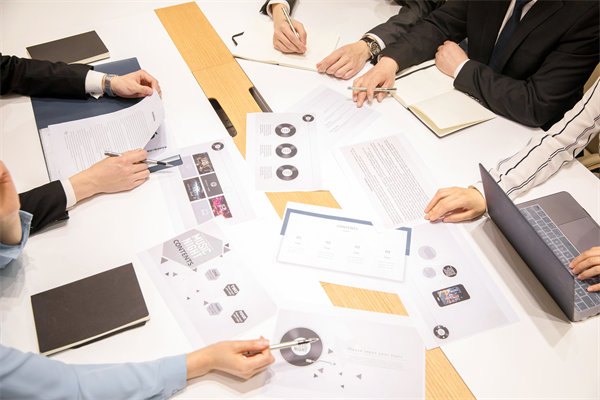 市場(chǎng)調(diào)研：深入了解市場(chǎng)，制定有效營(yíng)銷策略