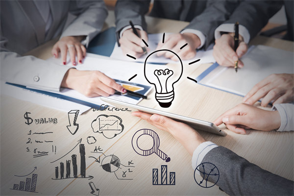 優(yōu)化集團(tuán)管控流程，加強(qiáng)風(fēng)險(xiǎn)管理與內(nèi)部控制