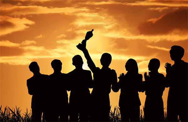 深化創(chuàng)新驅(qū)動(dòng)，落實(shí)年度經(jīng)營(yíng)計(jì)劃，推動(dòng)企業(yè)跨越發(fā)展