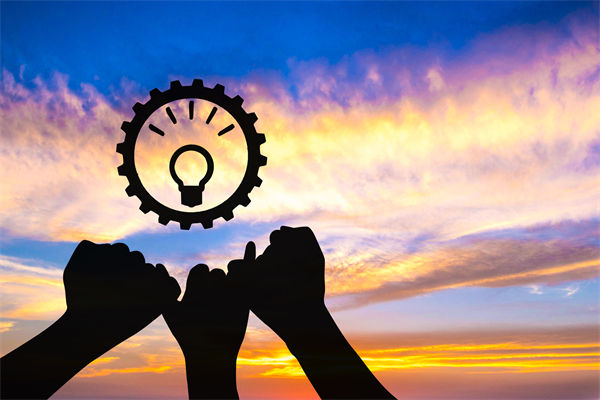 戰(zhàn)略咨詢創(chuàng)新驅(qū)動(dòng)，激發(fā)企業(yè)活力，鑄就長(zhǎng)青基石