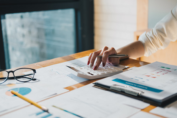 企業(yè)設(shè)立預(yù)算管理小組是不是由個(gè)人組建的？