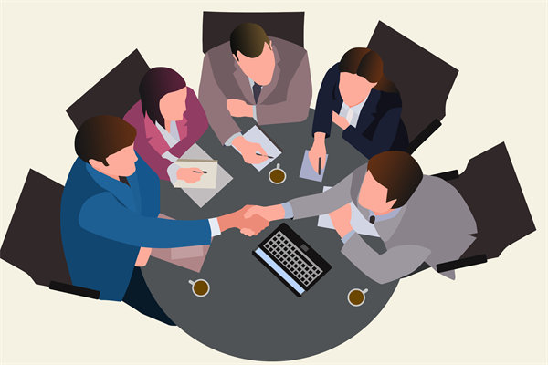 在企業(yè)管理中，專權(quán)式和民主式管理各有哪些優(yōu)缺點？