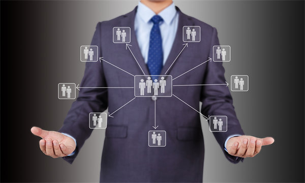 全面預(yù)算組織架構(gòu)中，屬于預(yù)算管理決策機(jī)構(gòu)的是？