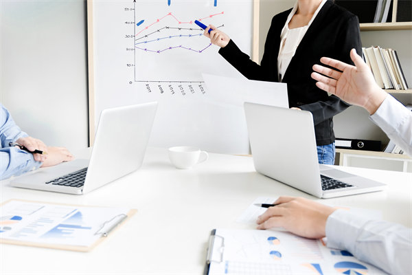 如何設(shè)計科學(xué)的薪酬績效以激勵員工持續(xù)高效工作？