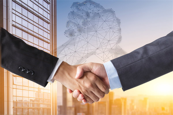 如何根據(jù)企業(yè)戰(zhàn)略調(diào)整組織架構(gòu)以支持未來發(fā)展？