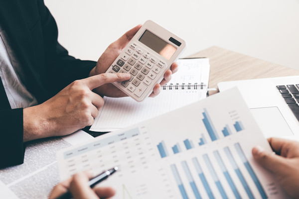 預(yù)算管理中的風(fēng)險(xiǎn)評(píng)估與應(yīng)對(duì)策略有哪些？