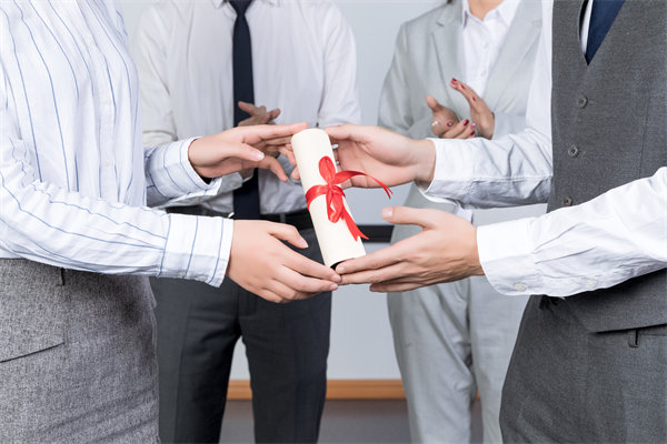 員工福利多樣化趨勢：哪些非貨幣激勵可提高滿意度？