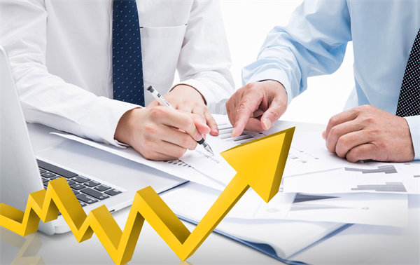 面對團(tuán)隊(duì)多樣性，如何制定個(gè)性化的績效提升計(jì)劃？