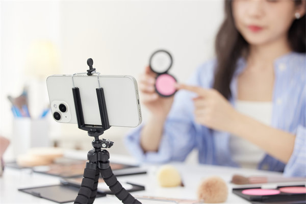 社交媒體營(yíng)銷中，情感共鳴如何轉(zhuǎn)化為銷售力？