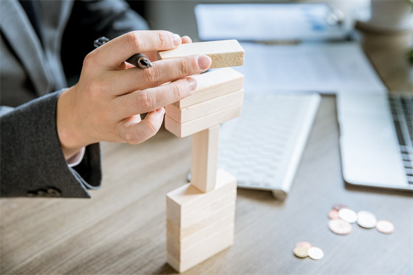 集團管控如何平衡創(chuàng)新與穩(wěn)定，推動可持續(xù)發(fā)展？