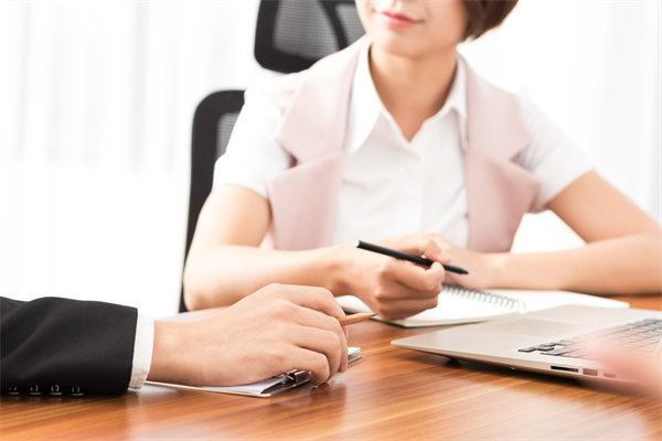 如何平衡員工工作與生活的界限，增強(qiáng)工作滿意度？