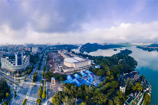 管理咨詢?nèi)绾沃φ貞c中小企業(yè)突破發(fā)展瓶頸？