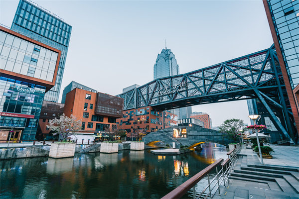 管理咨詢?nèi)绾沃幉ㄆ髽I(yè)制定科學(xué)的戰(zhàn)略規(guī)劃？