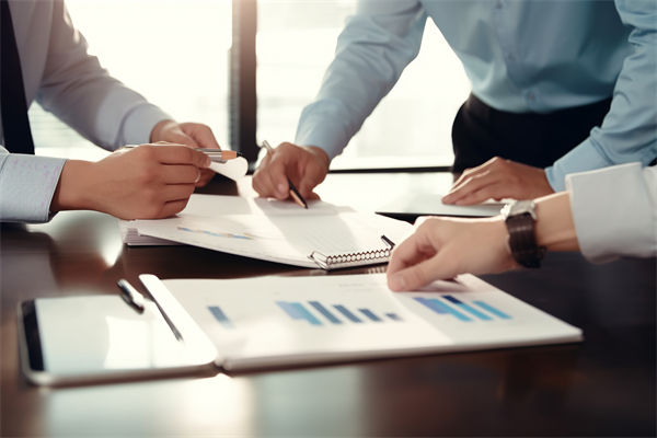 如何確保薪酬績效體系公平透明，增強(qiáng)員工信任？