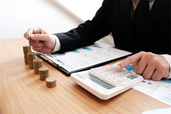 薪酬體系調(diào)整，如何兼顧新員工和老員工的利益？