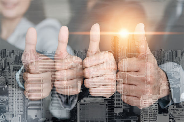 薪酬管理中，如何考慮員工個人發(fā)展，實現(xiàn)長期激勵？