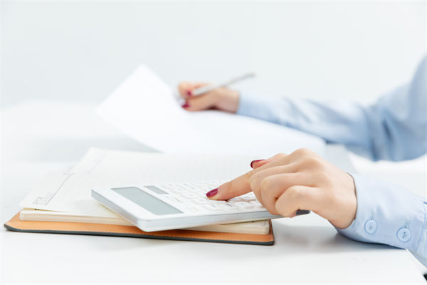 高管薪酬如何設(shè)計(jì)，才能既激勵(lì)又符合市場(chǎng)規(guī)范？