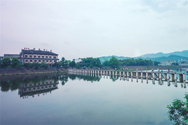 溫州戰(zhàn)略咨詢公司如何助力企業(yè)精準(zhǔn)定位市場？