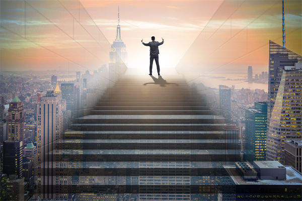 在年度經(jīng)營計劃中，如何設定既實際又挑戰(zhàn)性的目標？