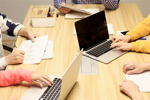 如何制定符合企業(yè)長期戰(zhàn)略目標的組織規(guī)劃方案？