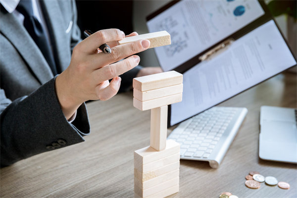 如何通過預(yù)算管理，加強(qiáng)企業(yè)的風(fēng)險預(yù)警與防范能力？