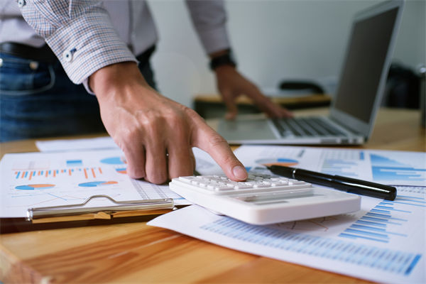 薪酬與績效如何掛鉤，專業(yè)咨詢?nèi)绾沃珳?zhǔn)設(shè)計(jì)？