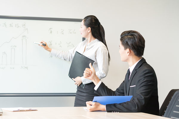 在制定績效目標(biāo)時，嚴(yán)格與靈活，如何把握？