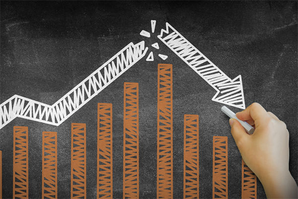 A股開盤大跌，近800股跌超9%，關(guān)聯(lián)企業(yè)如何調(diào)整戰(zhàn)略？