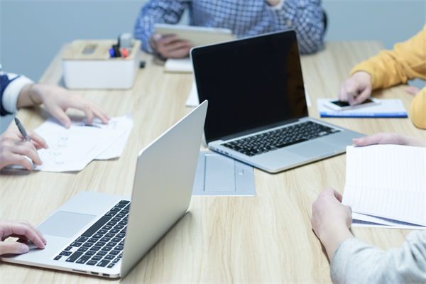 團(tuán)隊(duì)績(jī)效長(zhǎng)期低迷，從績(jī)效管理角度怎樣實(shí)現(xiàn)強(qiáng)勢(shì)扭轉(zhuǎn)？