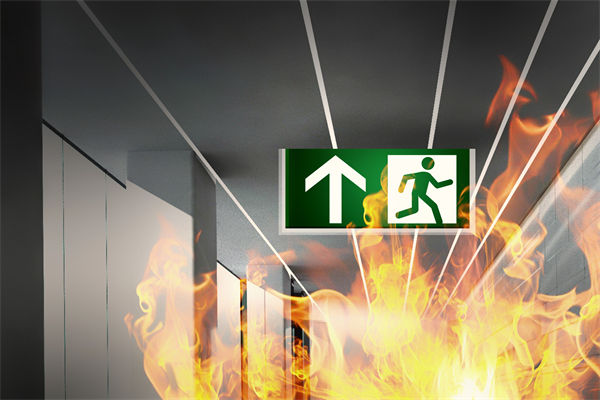 山東化工廠(chǎng)爆炸后樓房?jī)H?？蚣?，對(duì)制造業(yè)有何啟示？