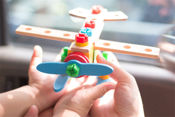 這些玩具可能正在悄悄傷害孩子，對(duì)關(guān)聯(lián)品牌的啟示