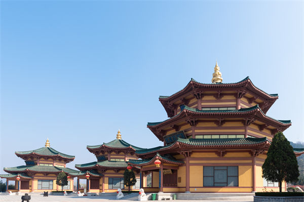 煙臺(tái)企業(yè)戰(zhàn)略模糊難落地？戰(zhàn)略咨詢公司如何精準(zhǔn)錨定增長賽道？