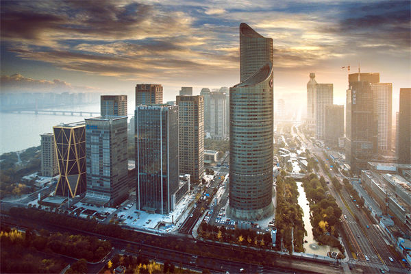 市場突變計劃失效，年度計劃如何靈活應(yīng)對突發(fā)情況？