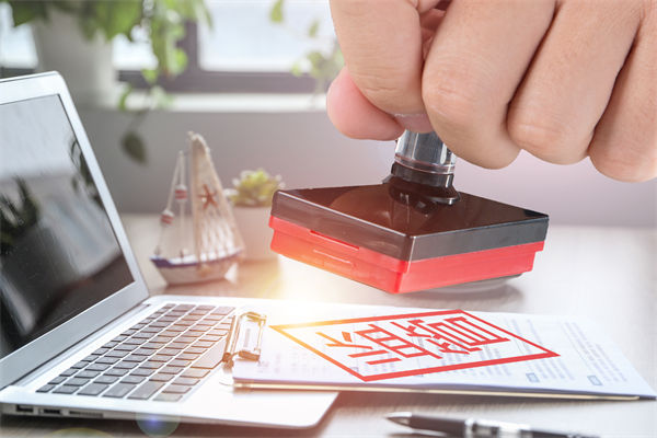 人力資源管理分析：女子挪用公司近1700萬(wàn)買(mǎi)奢侈品